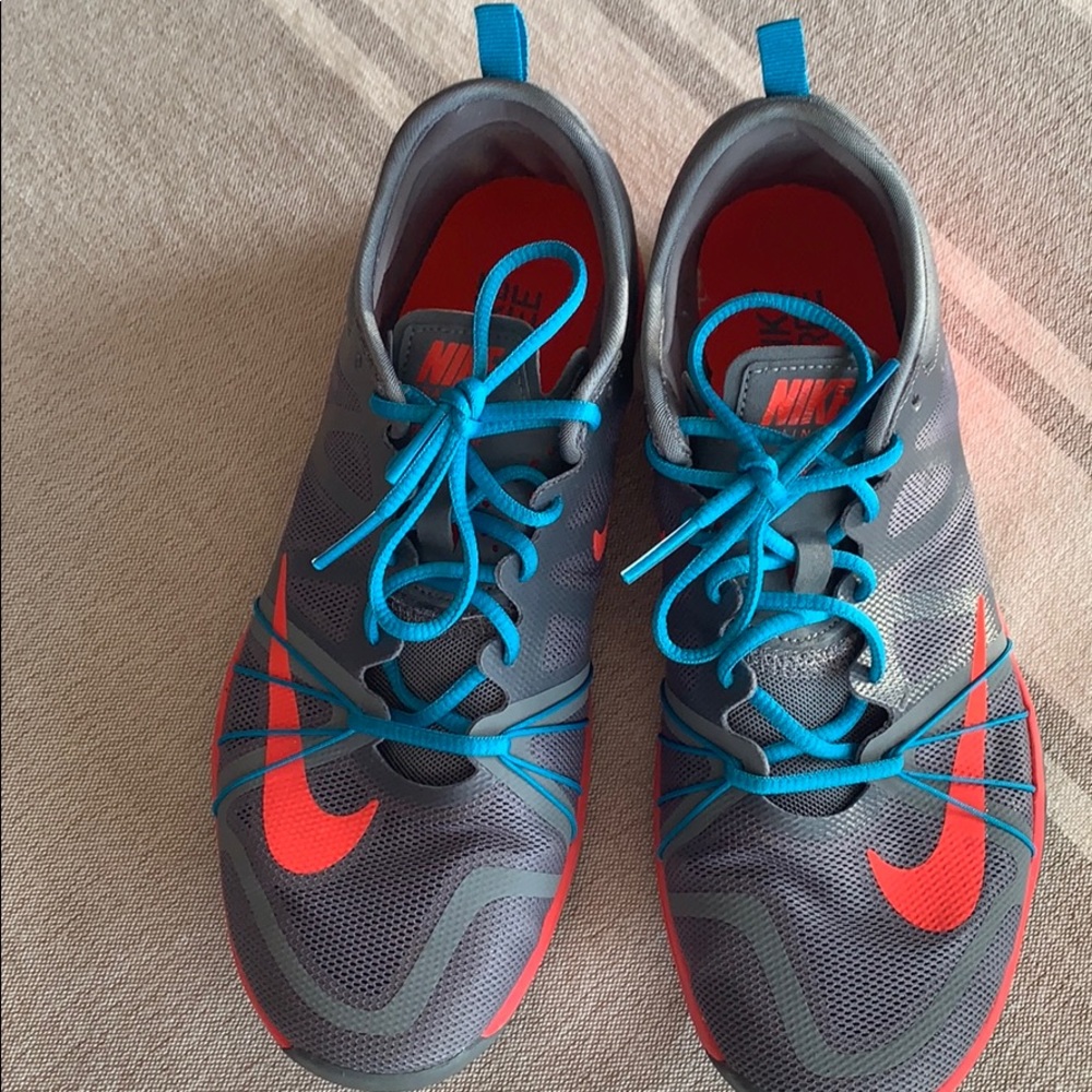 Nike free tennis shoes